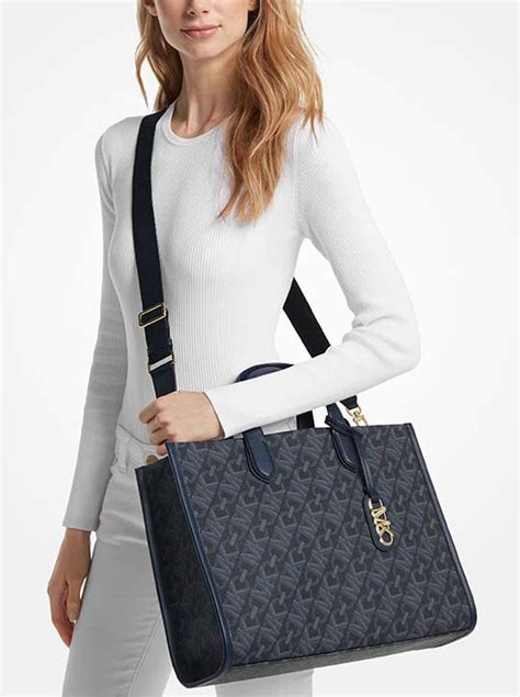 michael kors shopper gigi|Gigi Large Empire Signature Logo Tote Bag .